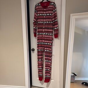 Cozy Red and White Pajama Set with Nordic Patterns